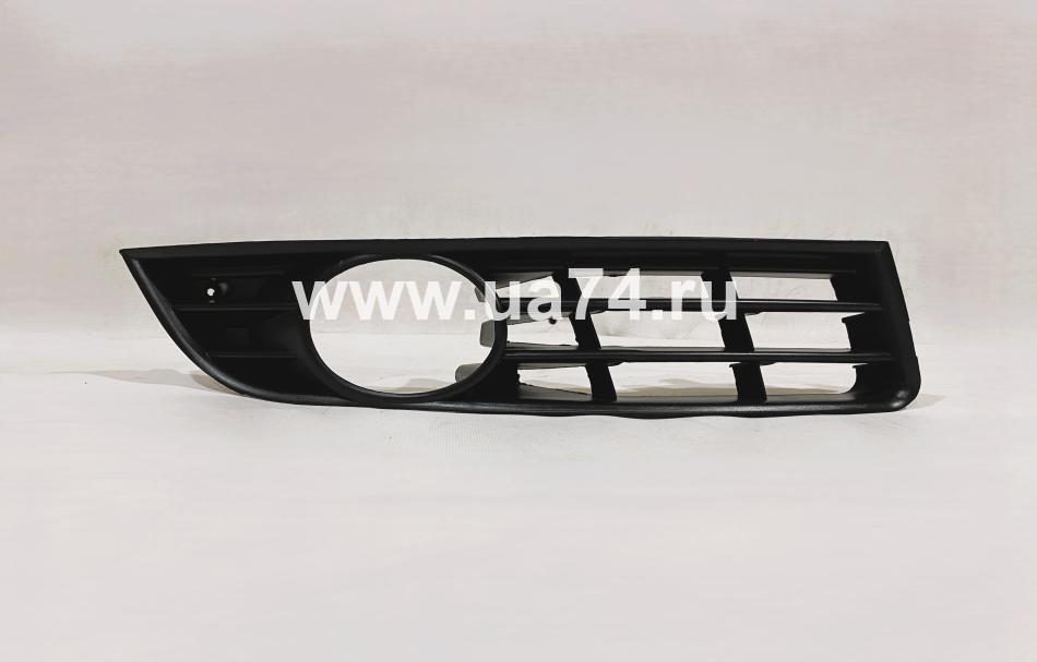 Оправа под туманку Volkswagen Passat (B6) 2006-2010 Правая (Китай)