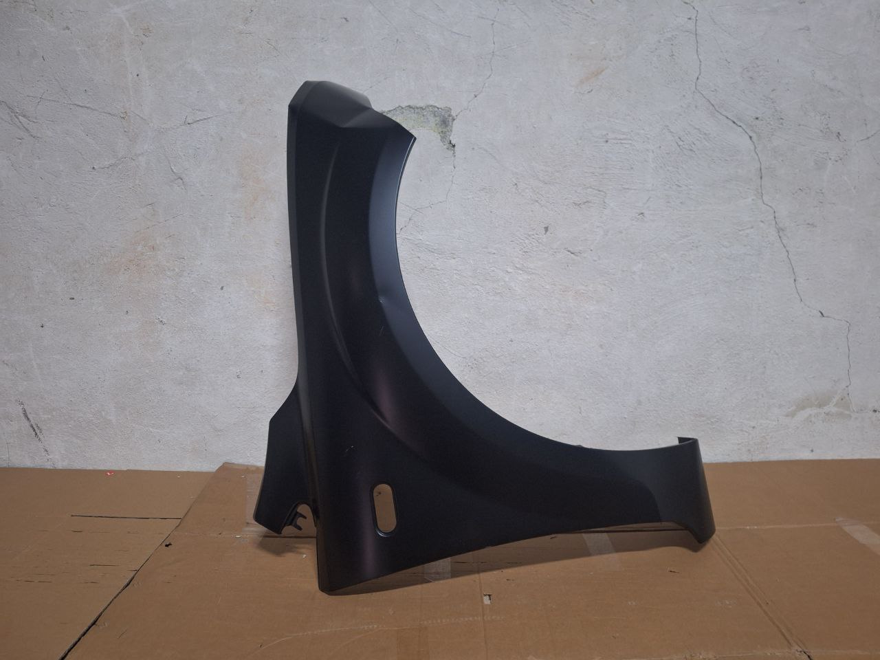 Крыло правое Ford Focus II 2004-2008 (Тайвань / Замятие) Дисконт 50%