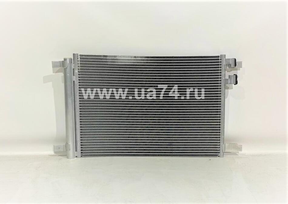 Радиатор кондиционера Audi A3 / Octavia III / Golf VII / Leon 12- (ST-VW12-394-0 / SAT)