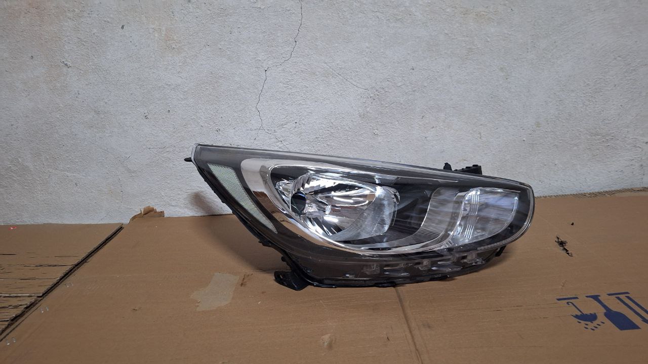 Фара правая Hyundai Solaris 2010-2014 (Сломано крепление / Китай) Дисконт 15%