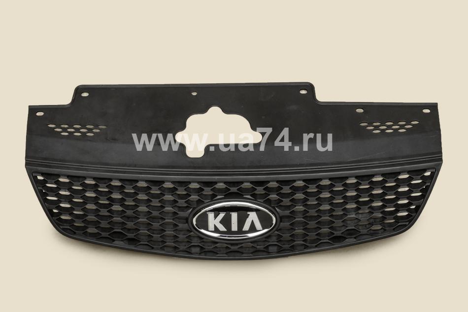 Решетка радиатора со значком Kia Rio 05-08 (863601G010 / Kia)