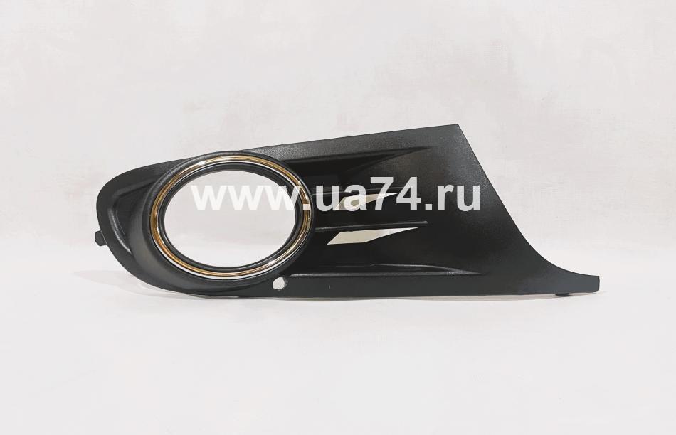 Оправа правая под туманку Volkswagen Golf VI 2008-2013 5D (Китай)