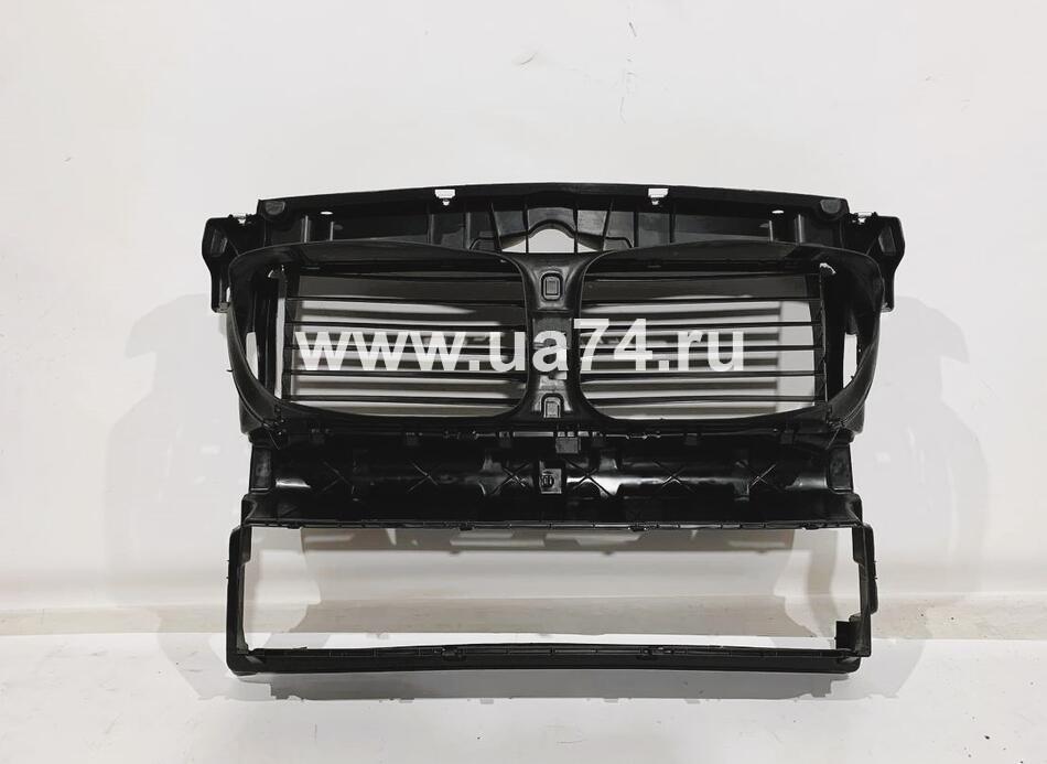 Рамка радиатора BMW 5 Series F10 10-16 (BM-F1011-A1 / UBC06-39110) Тайвань