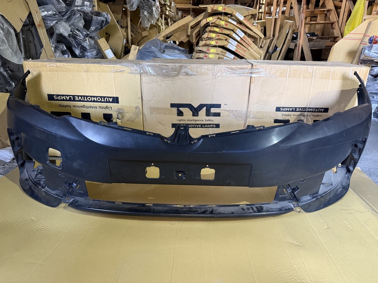 Бампер передний Toyota Corolla 2016-2018 (Тайвань) Дисконт 7%