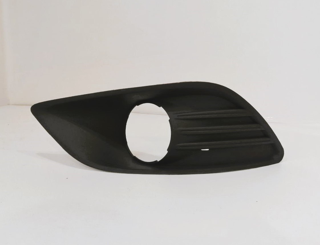 Оправа туманки правая Ford Focus II 2007-2011 (TYG)